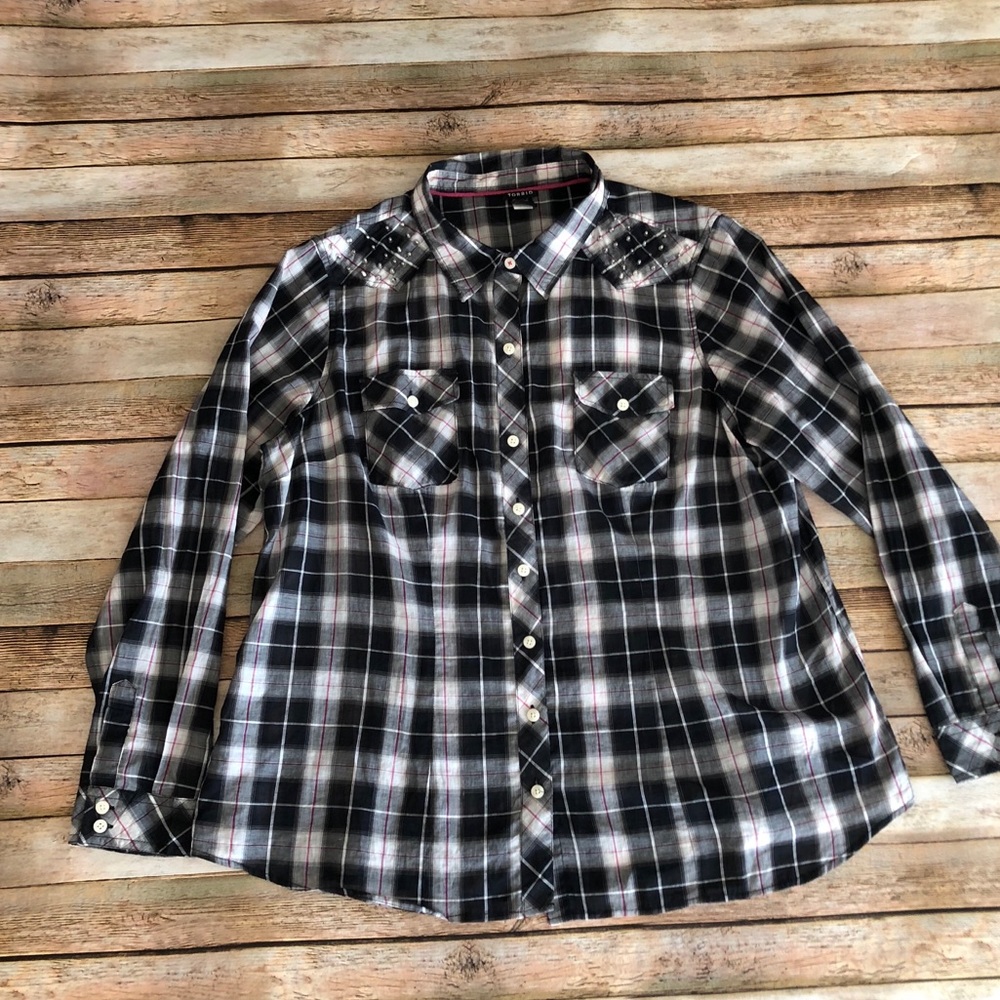 Women’s Torrid Black Pink Plaid Studded Shirt - Picture 3 of 8